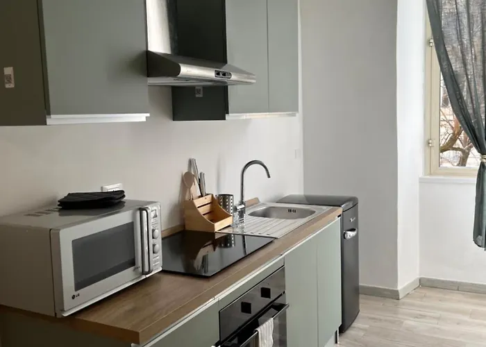 Apartment Qg House Leone *