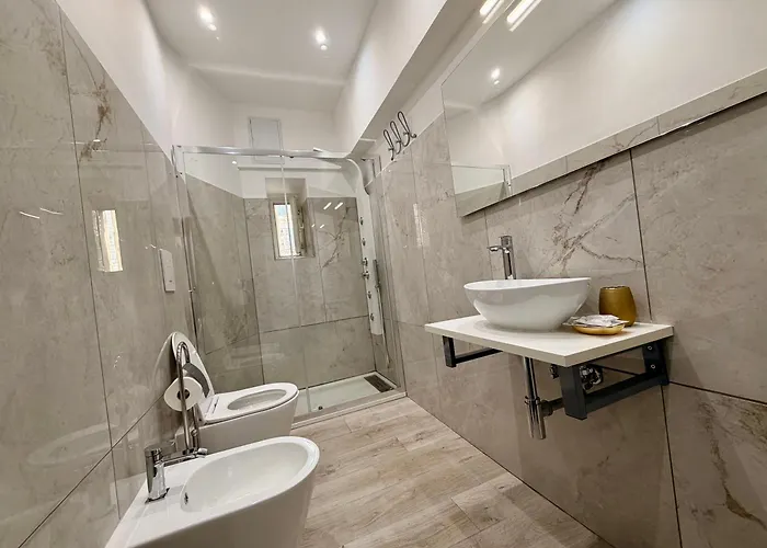 Apartment Qg House Leone Rom